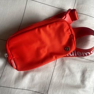 Lululemon Everywhere Belt Bag Solar Orange White Logo Strap 1L